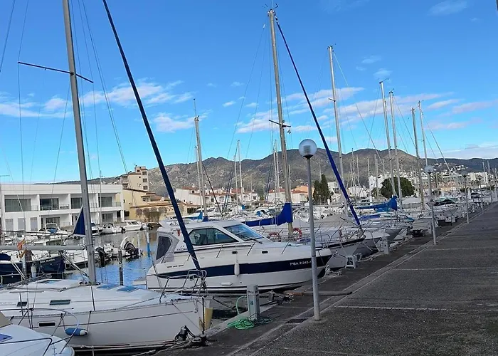 Planta Baja Con Piscina En El Edificio Royal Marine Ii شقة