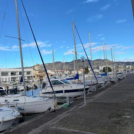 Planta Baja Con Piscina En El Edificio Royal Marine Ii アパート