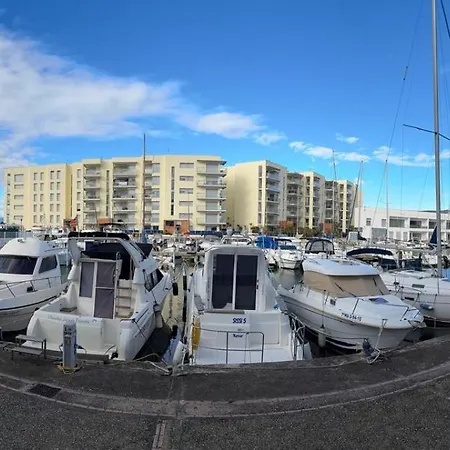 Planta Baja Con Piscina En El Edificio Royal Marine Ii アパート